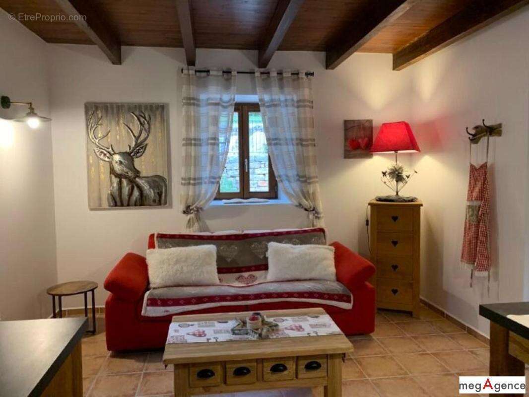 Maison à SAINTE-ENIMIE