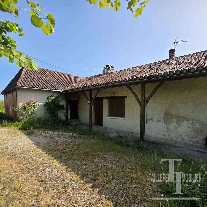 Maison à SAINT-FRONT-D'ALEMPS