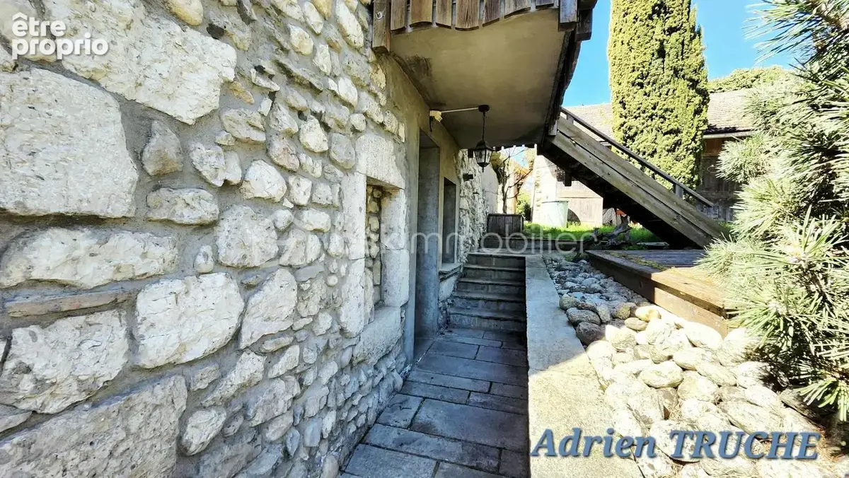 Maison en pierre rénovée - Studio indépendant - Terrain arboré de 1491 m² - photo 3