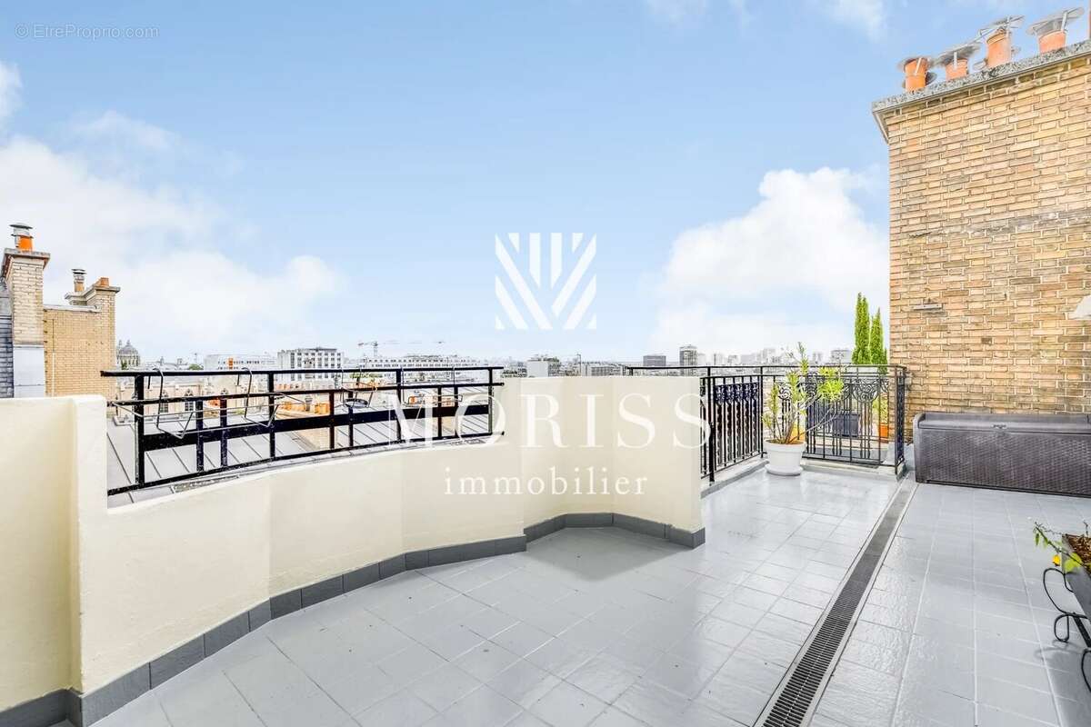 Appartement à PARIS-14E