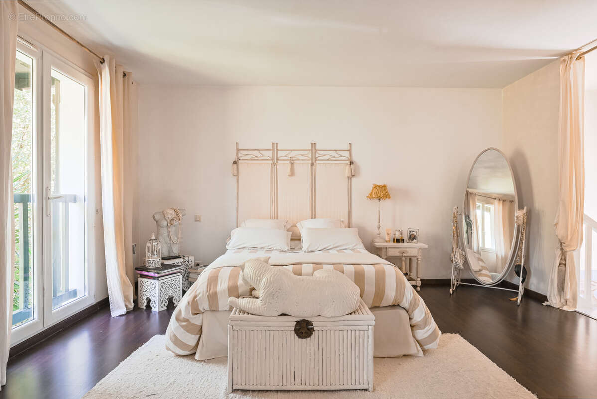 Maison au calme avec environnement verdoyant, à Saint-Jean-de-Luz - photo 9