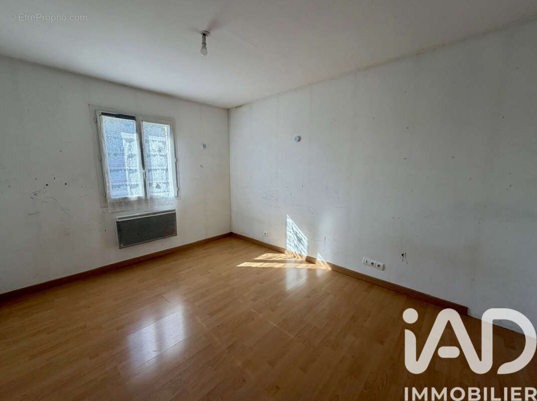 Maison 93 m² à Villeneuve-Sur-Yonne  - photo 8