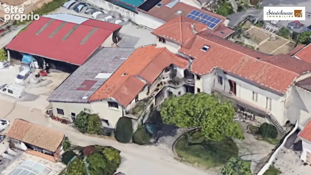 Ensemble immobilier de caractere sur parcelle de 2 635m² - photo 1