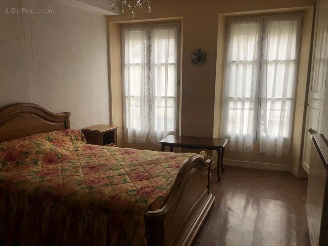 Maison à VILLENEUVE-L&#039;ARCHEVEQUE