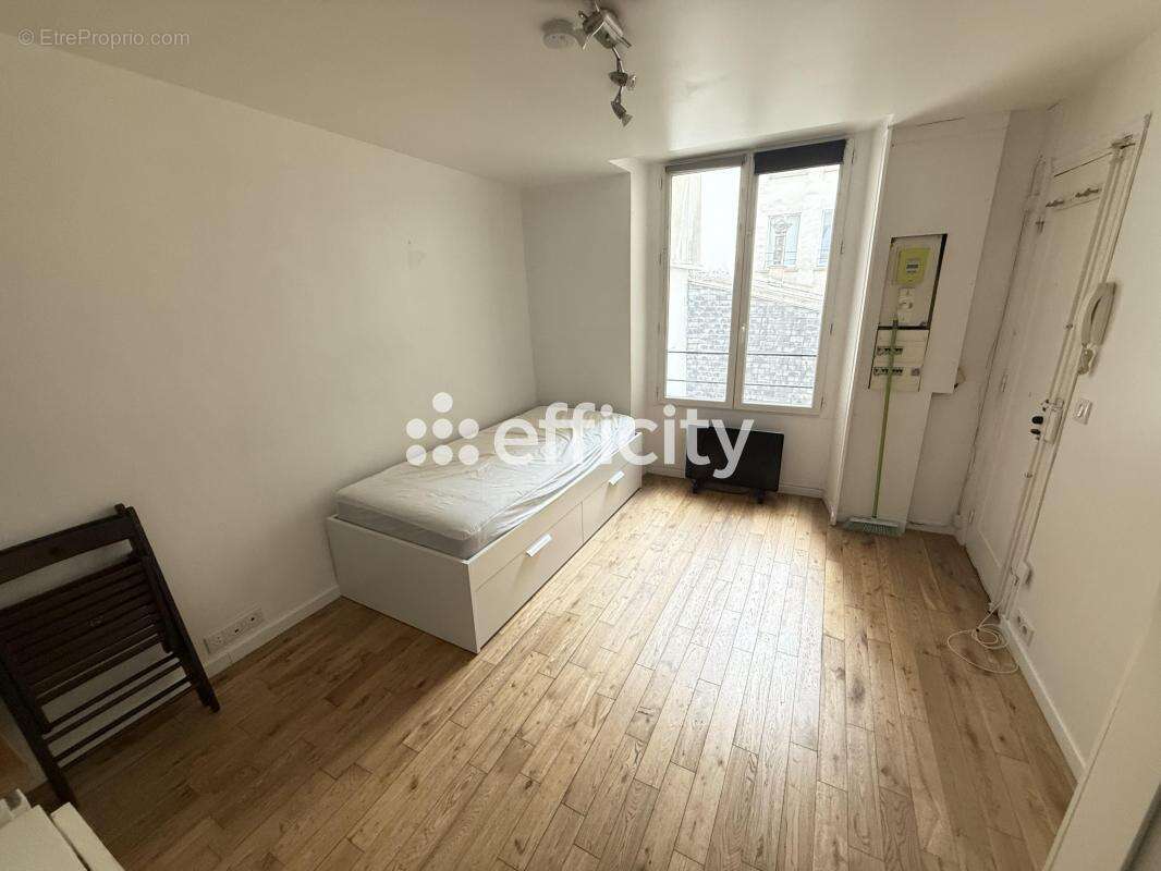 Appartement à PARIS-3E