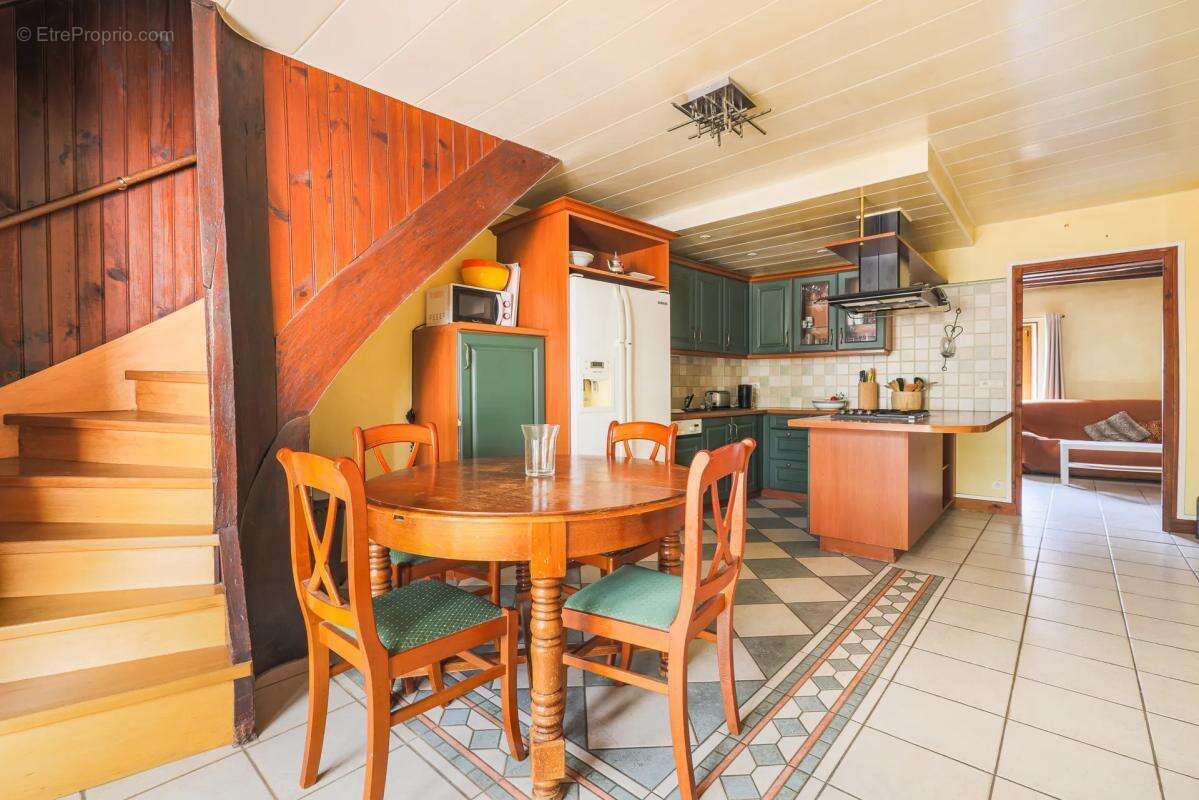 Maison à LINAS
