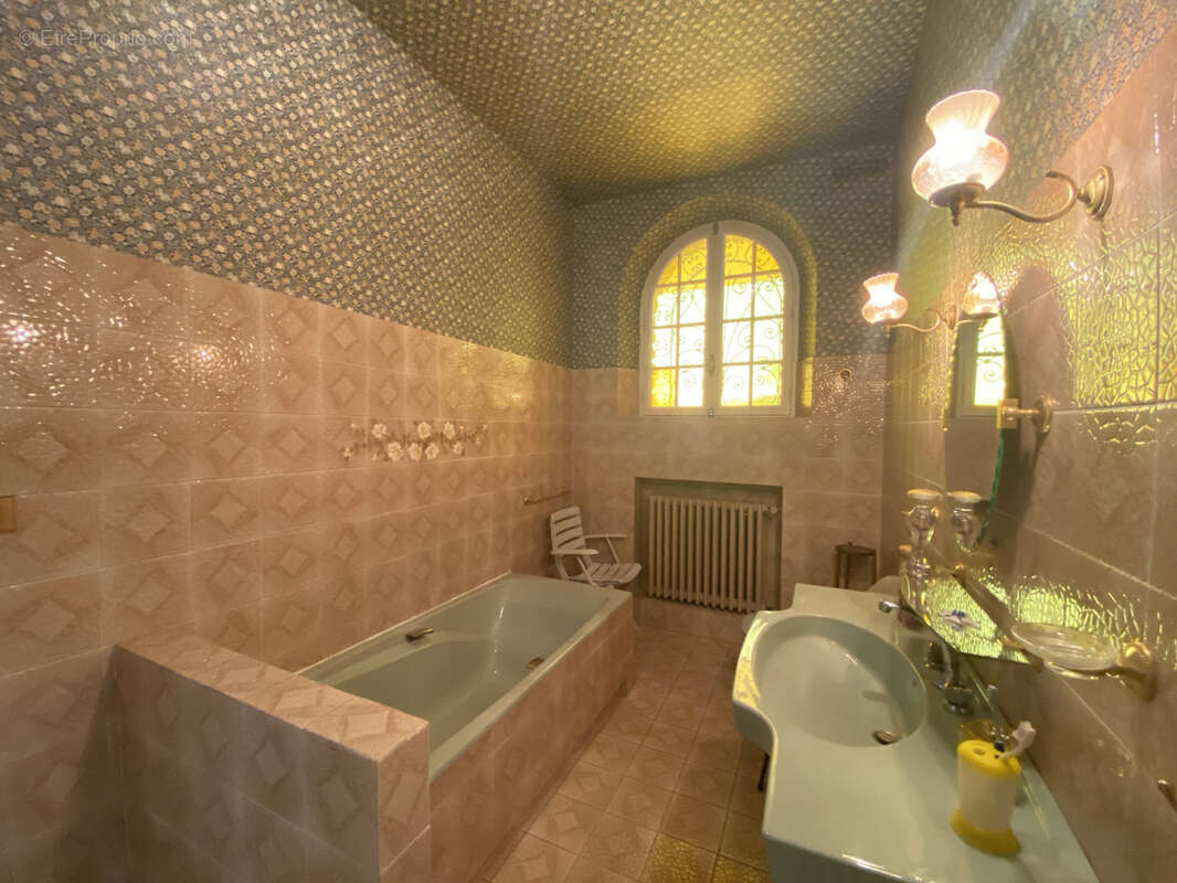 Maison à ROULLET-SAINT-ESTEPHE