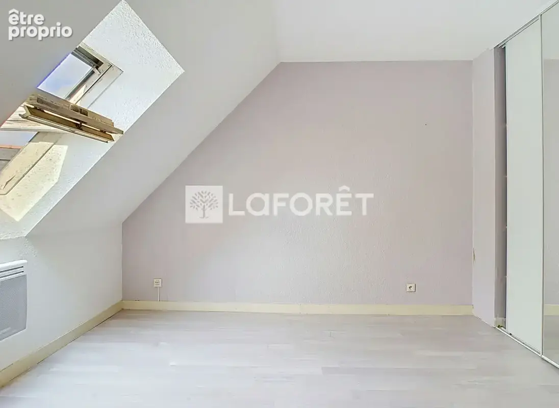Appartement CHARTRES-DE-BRETAGNE , Duplex T2 avec garage fermé et parking privatif, à 200 m des commerces - photo 6