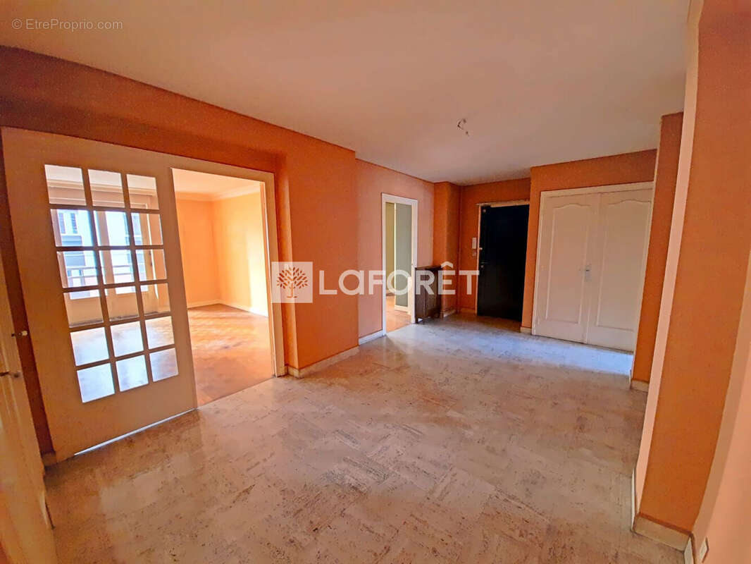 Appartement à SAINT-ETIENNE