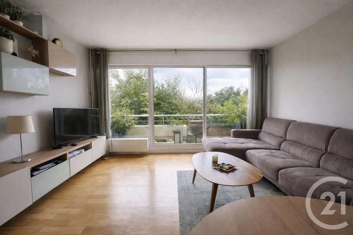 Appartement à SAINT-MAUR-DES-FOSSES