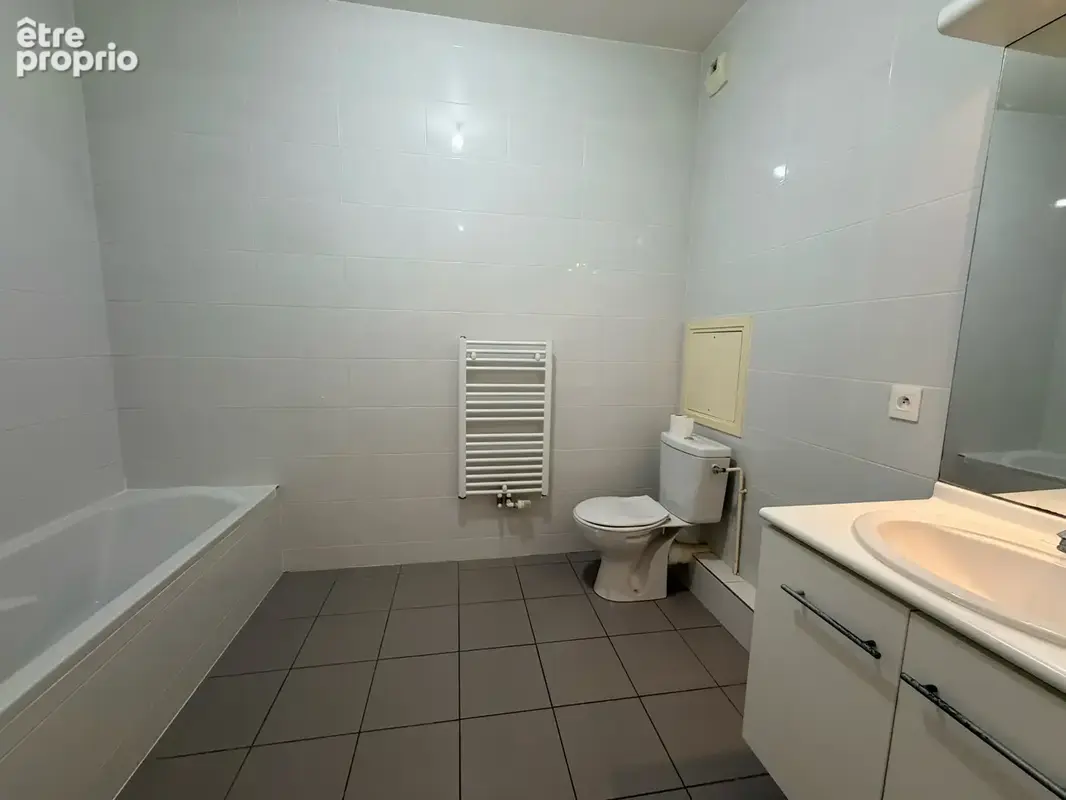 EXCLUSIVITÉ — Bordeaux Saint-Pierre : Rare appartement 2 pièces très lumineux avec ascenseur - photo 6