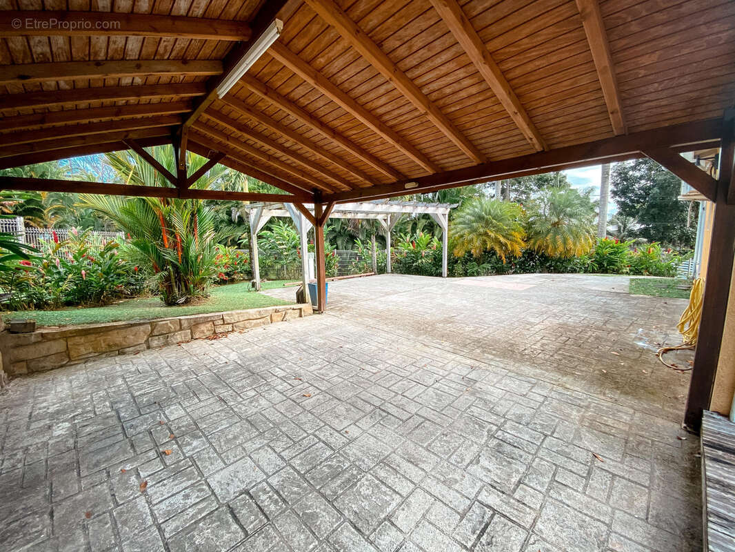 Maison à PETIT-BOURG