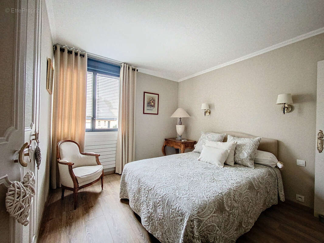 Maison à DONVILLE-LES-BAINS