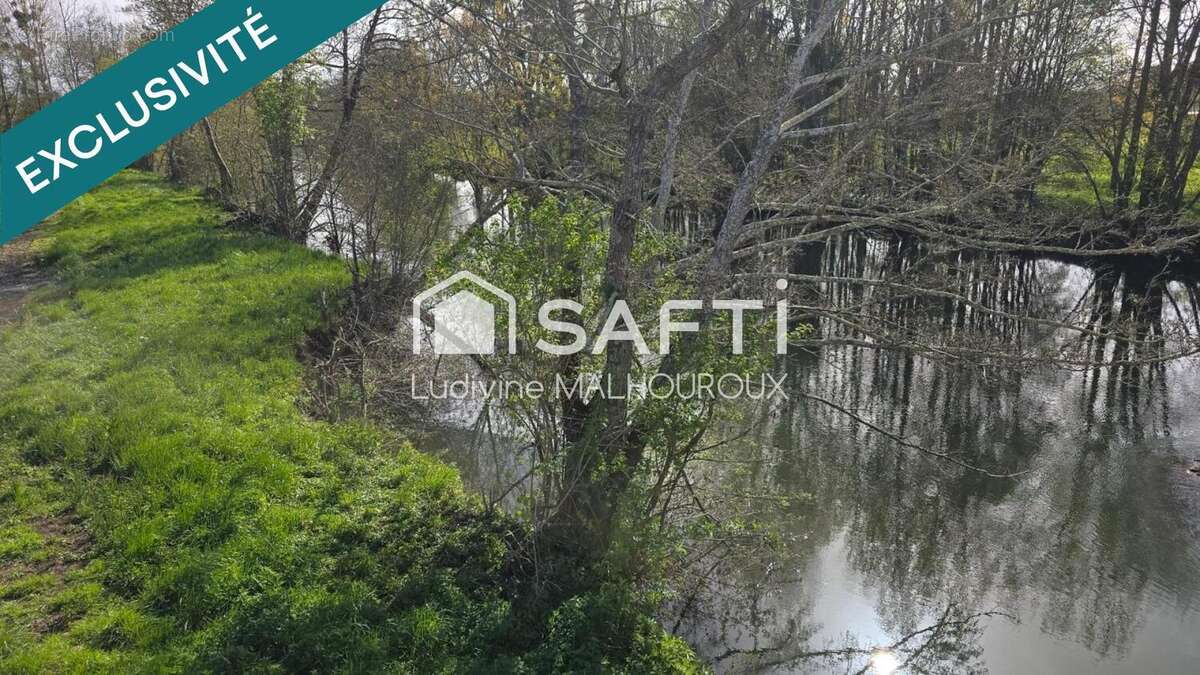 Photo 4 - Terrain à SAINT-SEVERIN