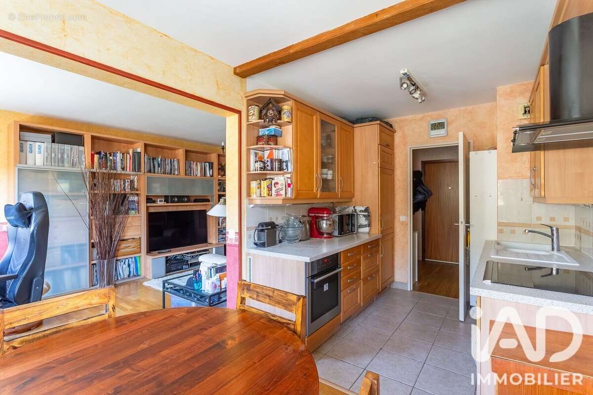 Photo 6