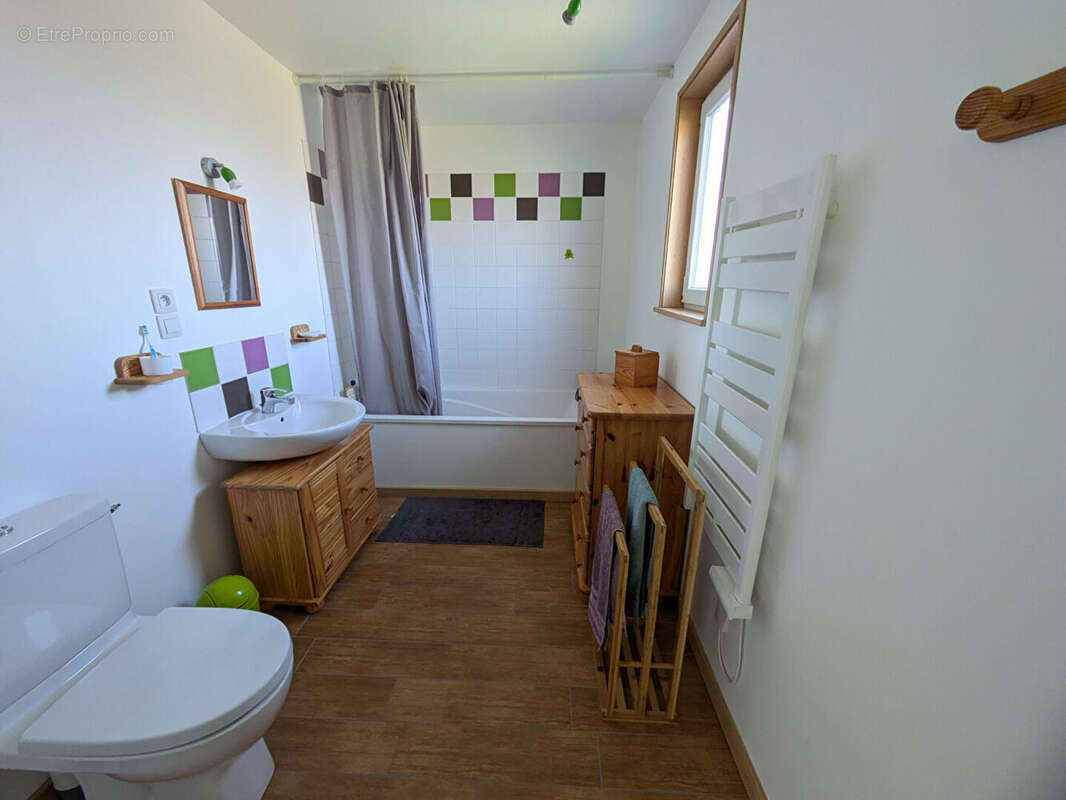 Maison à EMONDEVILLE