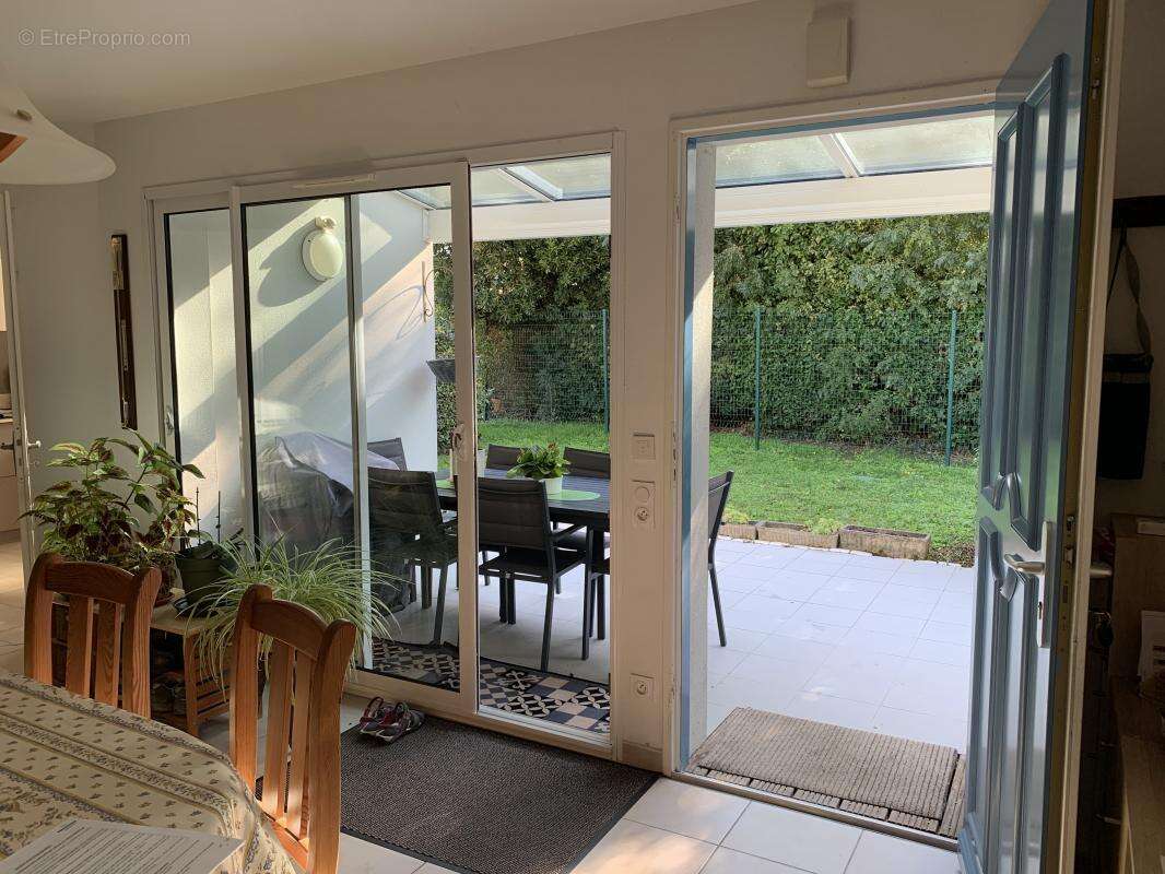 Maison à SAINT-LAURENT-DE-LA-PREE