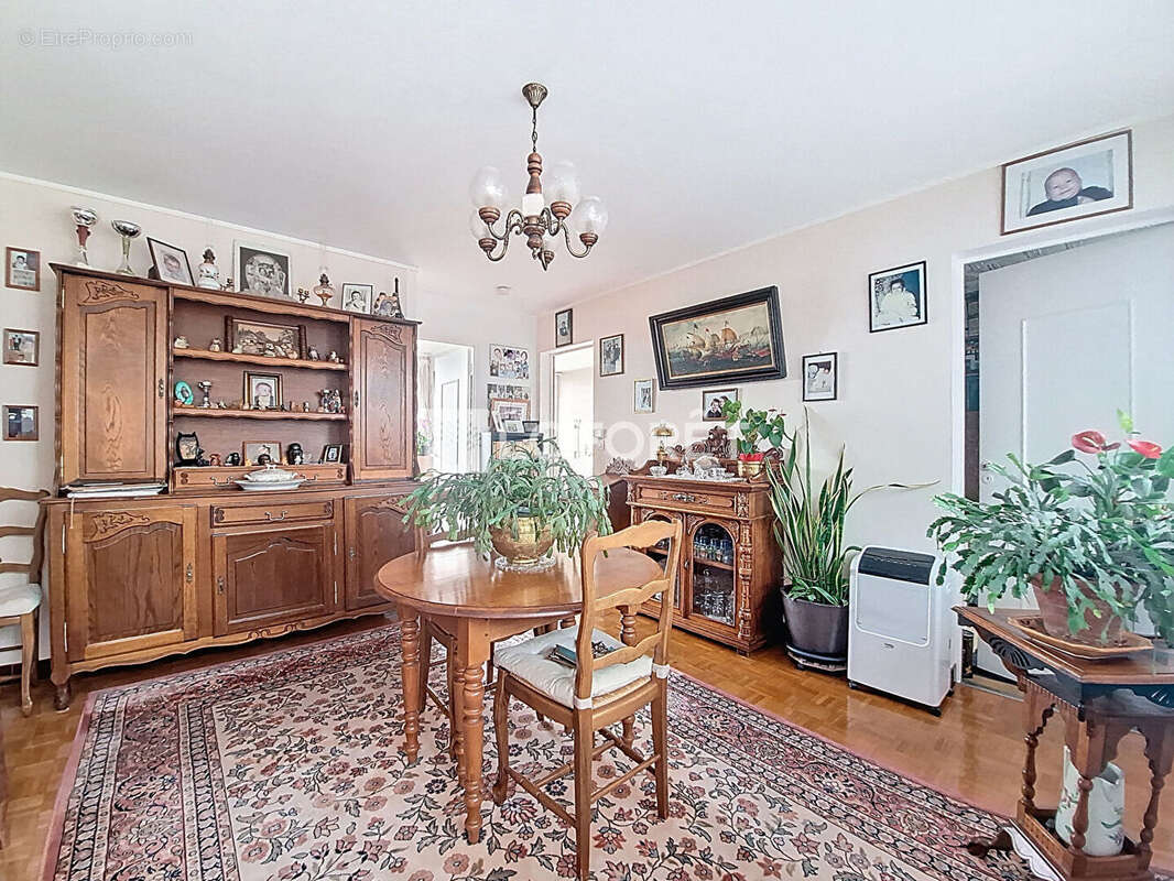 Appartement à VERNEUIL-SUR-SEINE