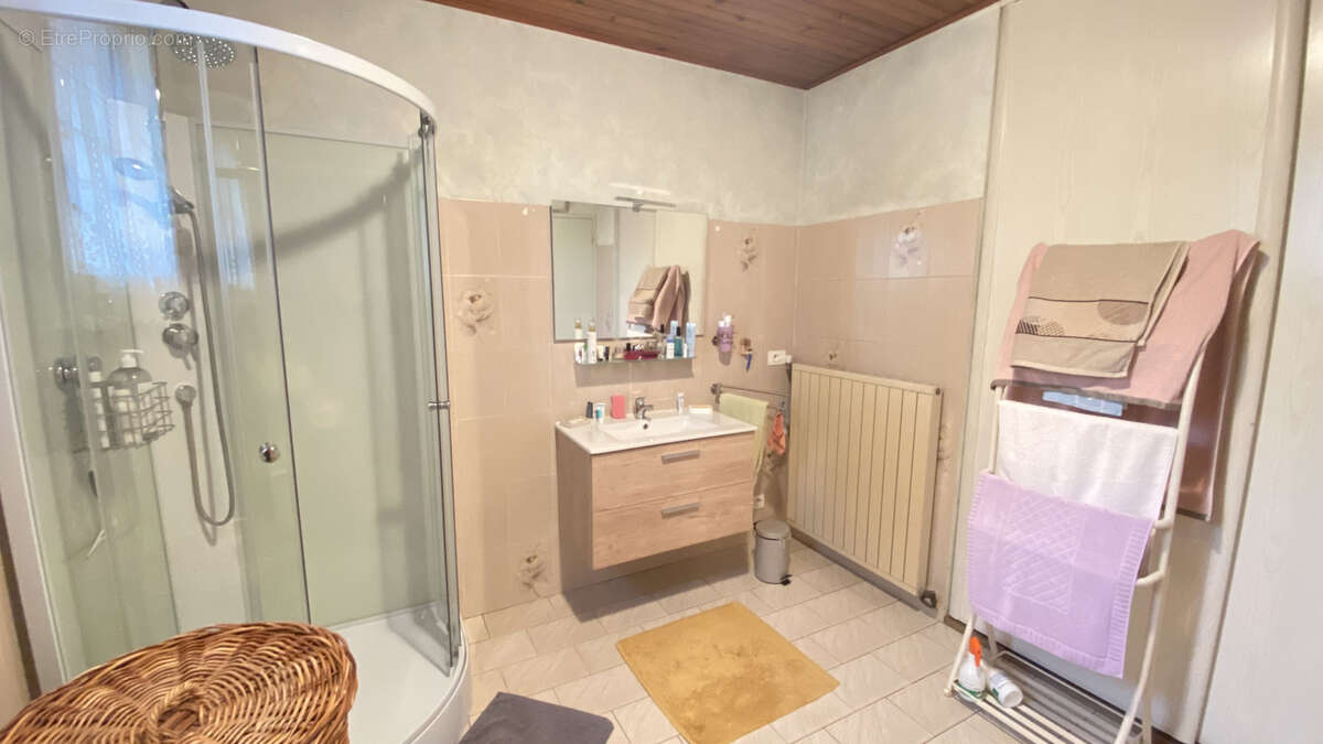 Maison à CHAMPAGNOLLES