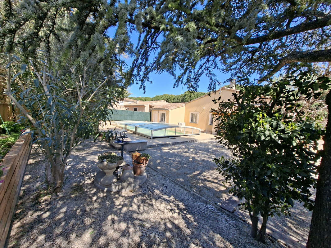 Maison à MONTELIMAR