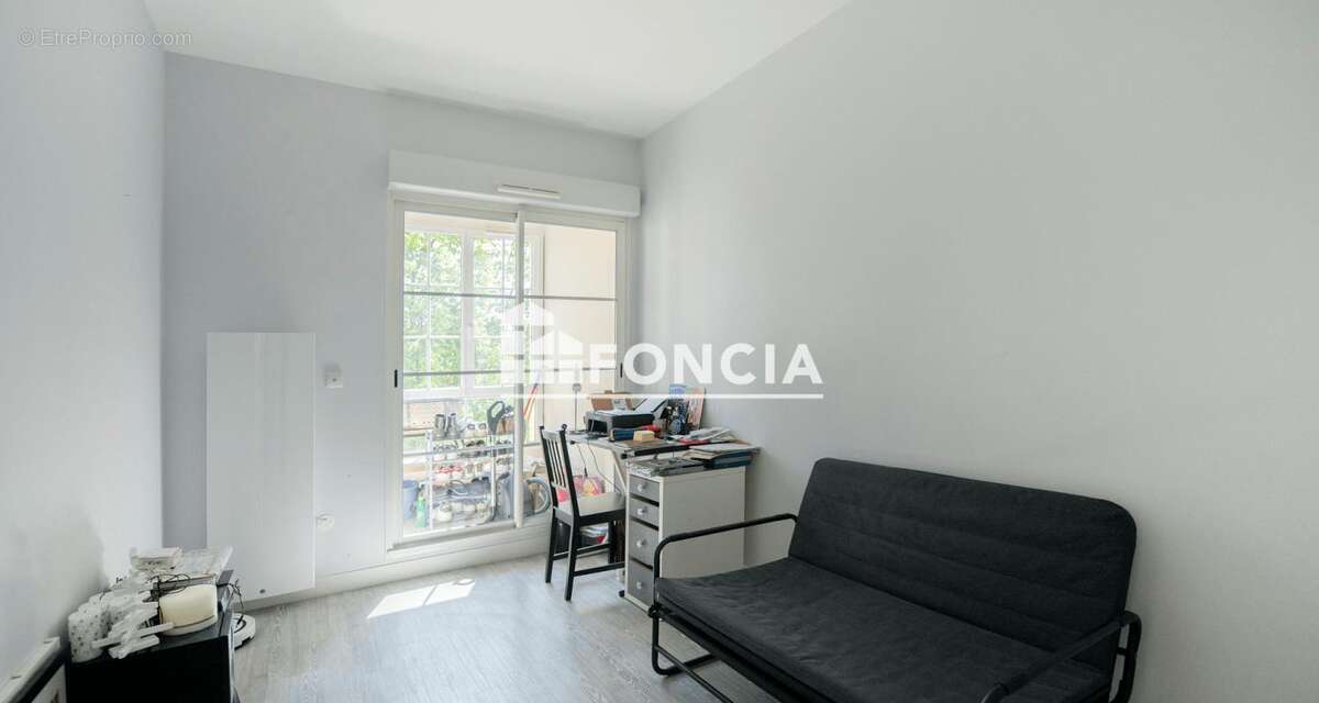 Rare f3 residence parc ladureau avec loggia et garage dpe c - photo 10