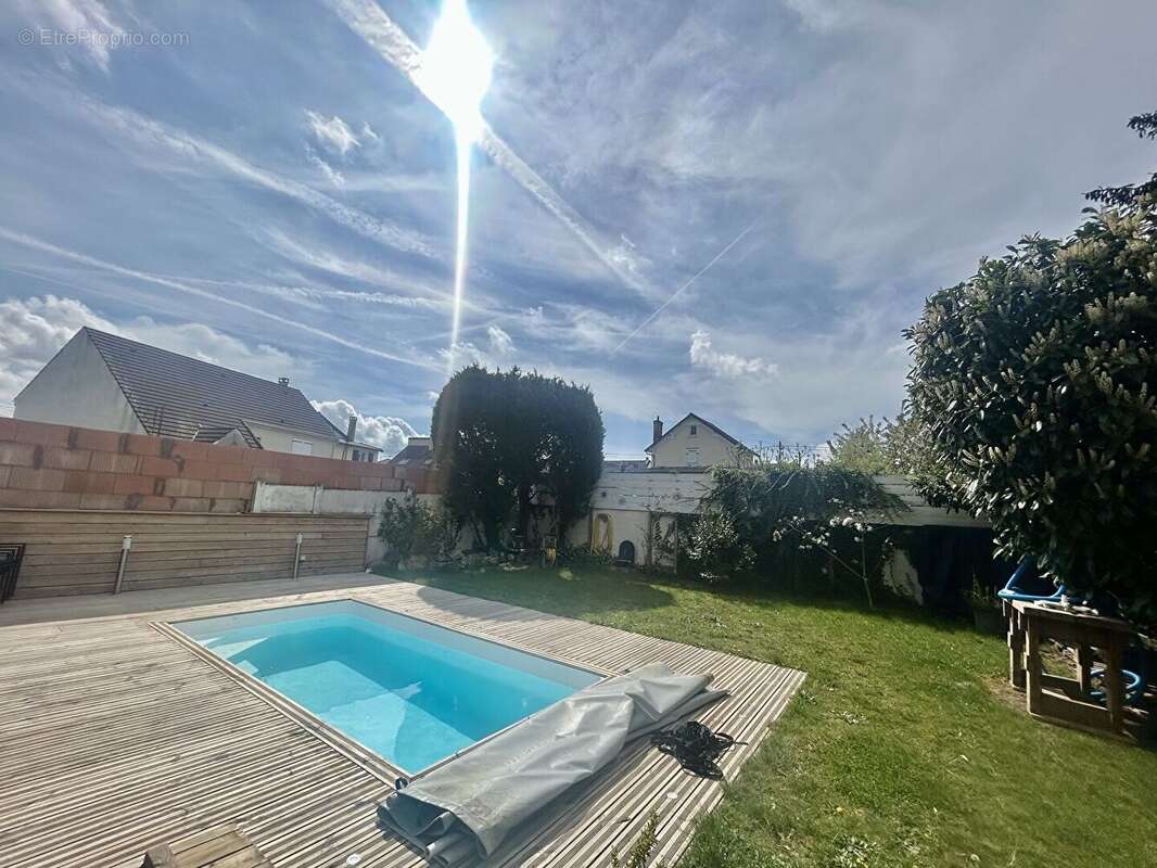 Maison à CHAMPS-SUR-MARNE