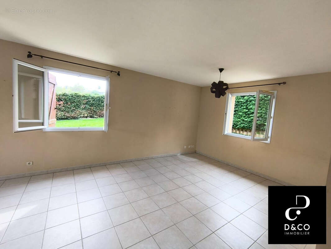 Maison à CHARNAY-LES-MACON