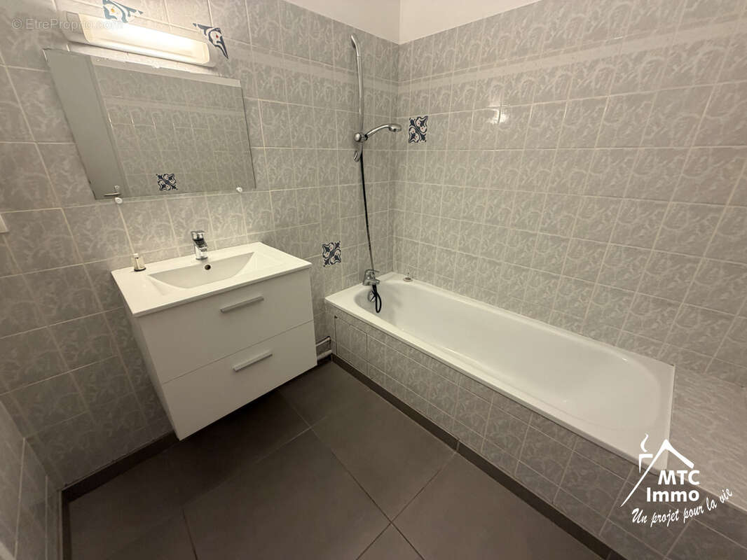 Appartement à LOYETTES