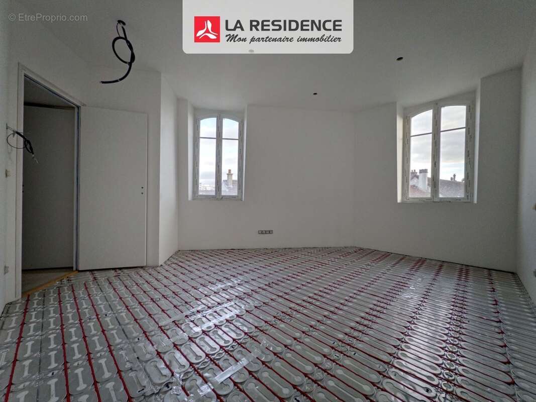 Appartement à LES MUREAUX