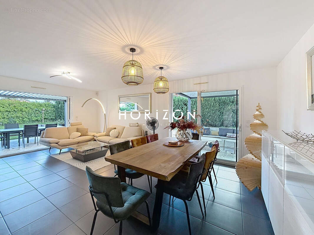 Maison 123 m² à La Chapelle-De-Guinchay  - photo 6
