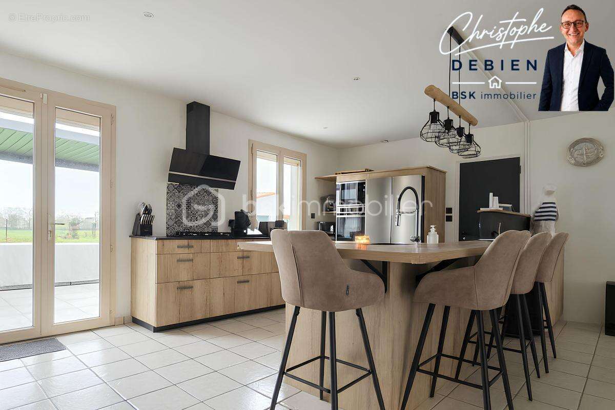 Maison à VENDRENNES