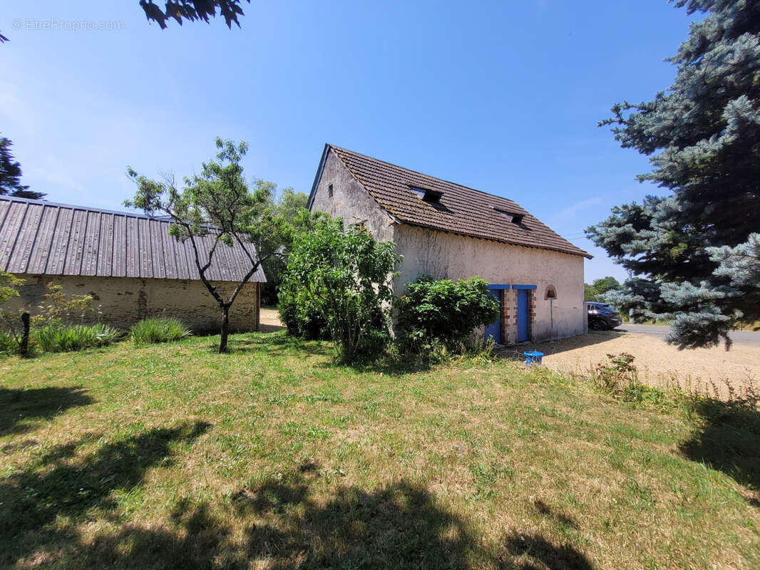 Maison à PRECIGNE
