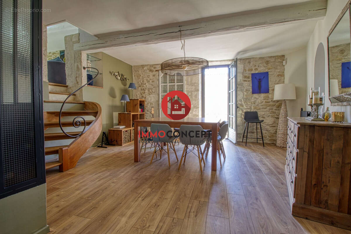 Maison à PUJAUT