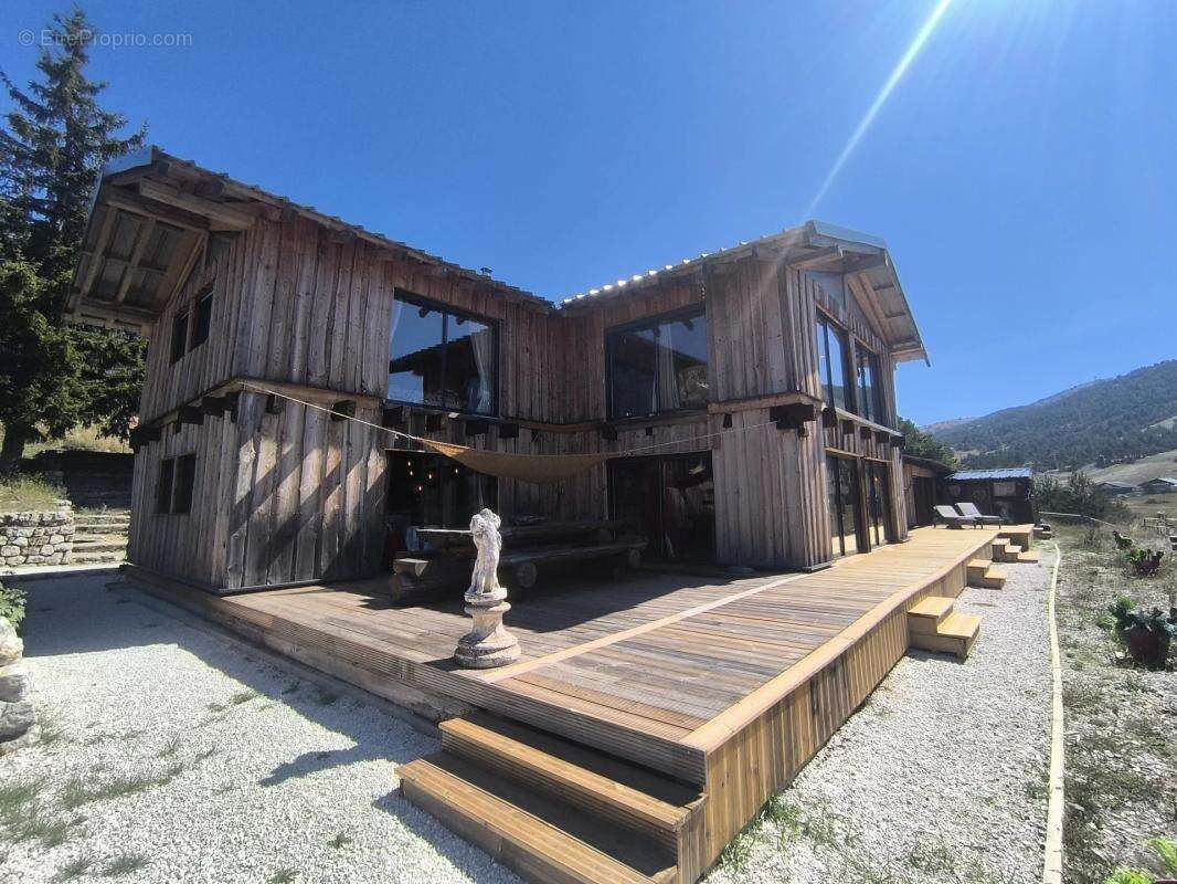 Maison à GREOLIERES