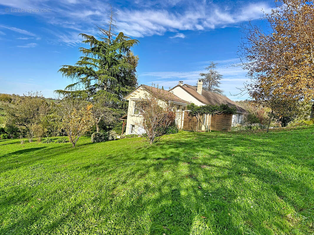 Maison à LISSAC-SUR-COUZE