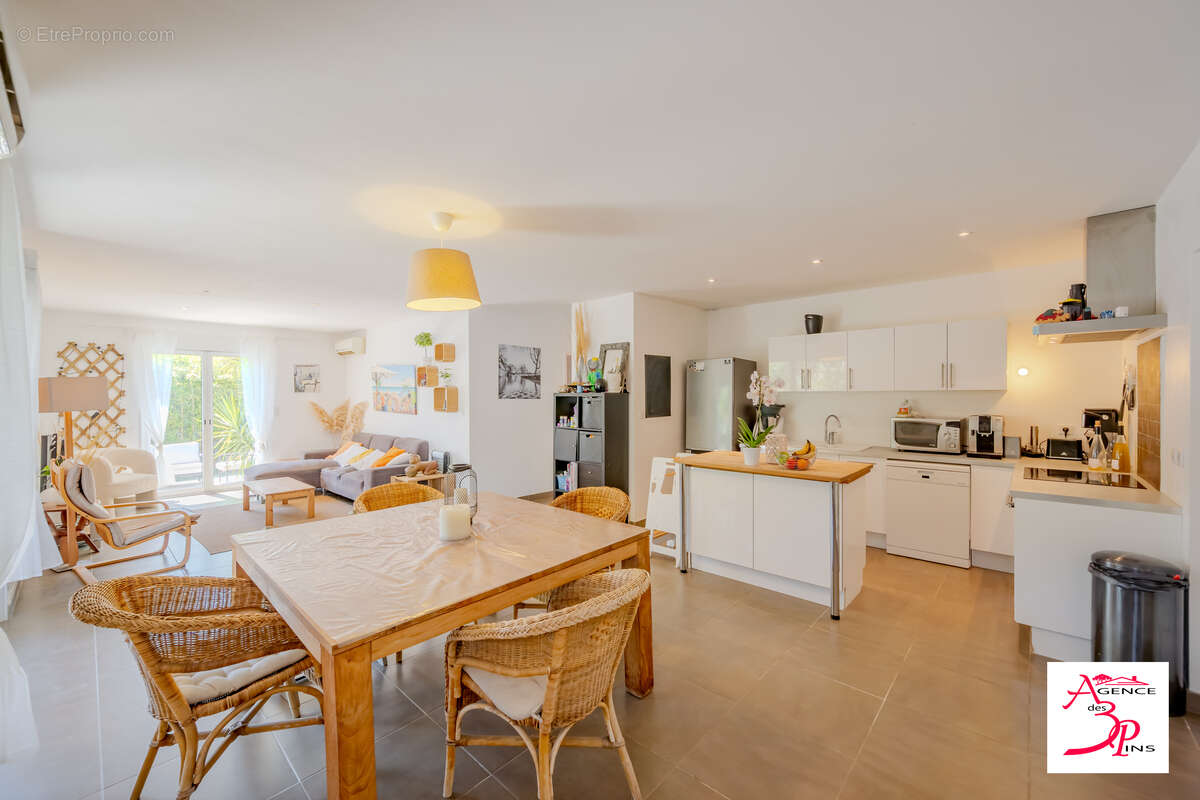 Maison 91 m² à Pierrefeu-Du-Var  - photo 3