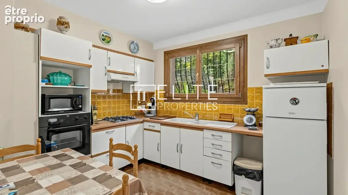 MANDELIEU-LA-NAPOULE (CAPITOU) : Maison à rénover, 110 m² habitables, vue panoramique mer et collines, terrain de 1 375 m² - photo 3
