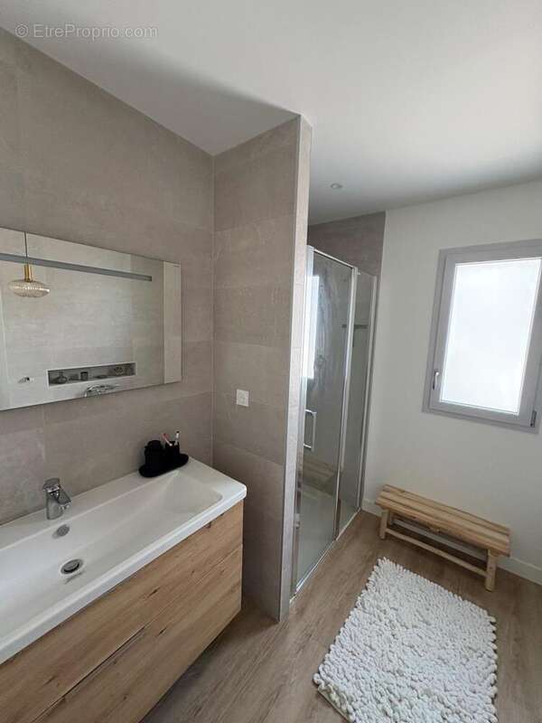 Maison 114 m² à Chauray  - photo 9