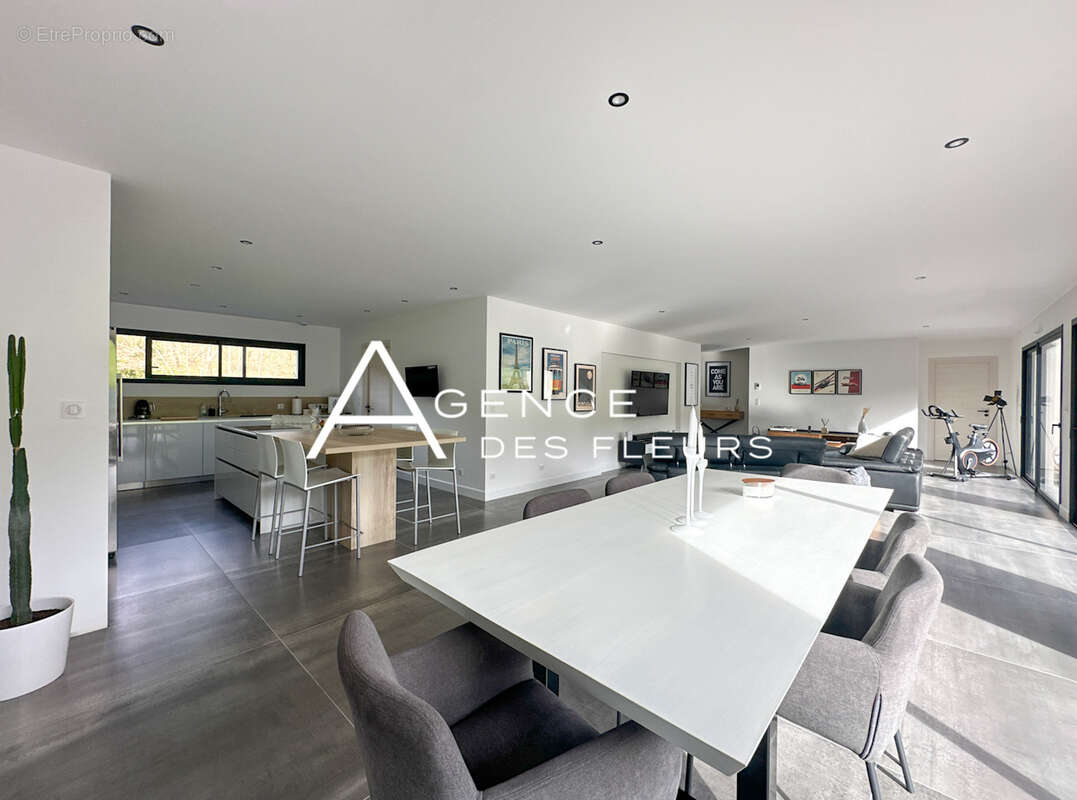 Maison à LA SAUSSAYE