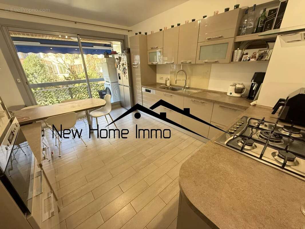 Appartement à MARSEILLE-8E