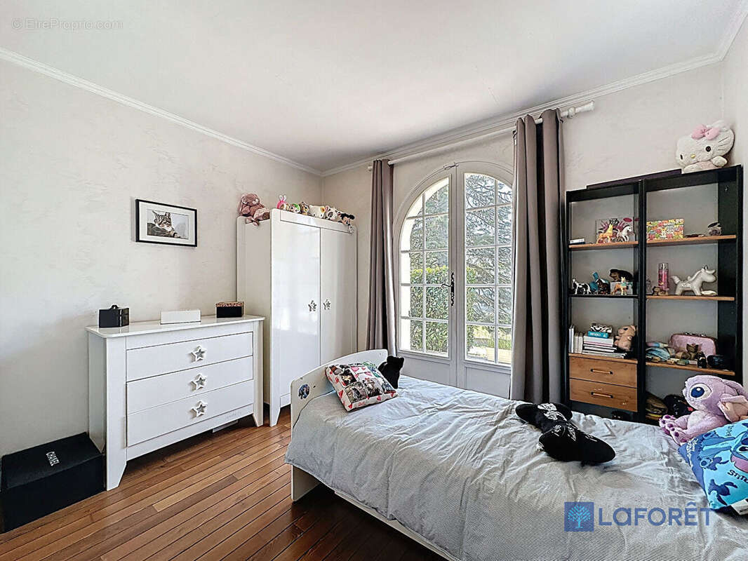 Maison à SAINT-GERMAIN-LES-ARPAJON