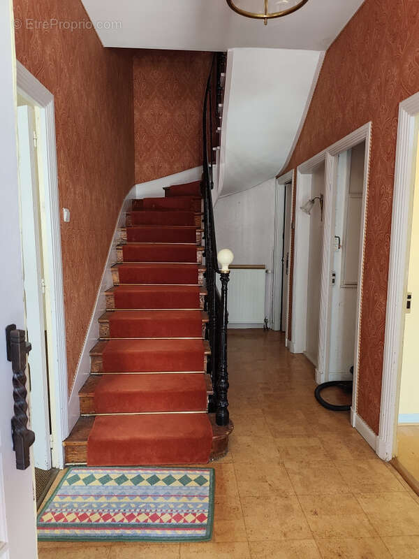 Maison à MURAT-LE-QUAIRE