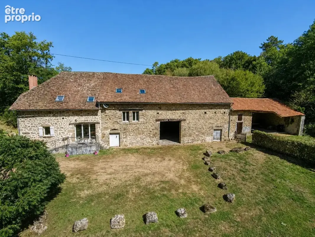 Maison en pierre au cœur de la nature au calme absolu, avec gîte à aménager et grange - photo 2