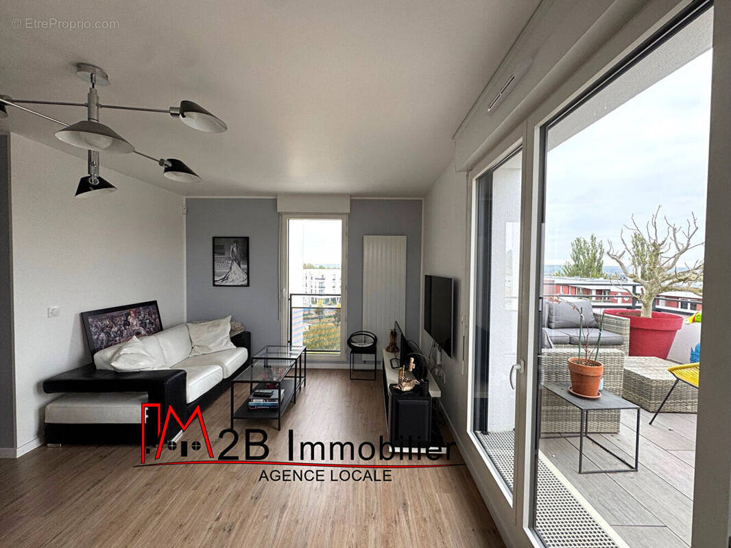 Appartement à SAINT-THIBAULT-DES-VIGNES