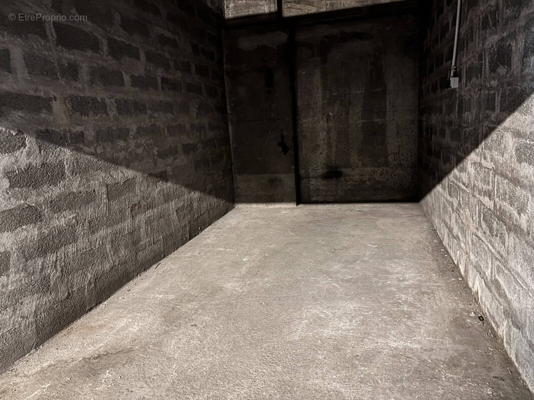 Parking à MARSEILLE-9E