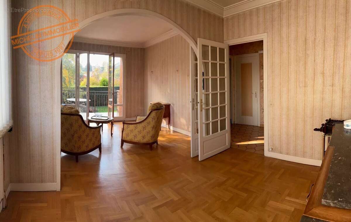 Maison à CHAMPAGNE-AU-MONT-D&#039;OR