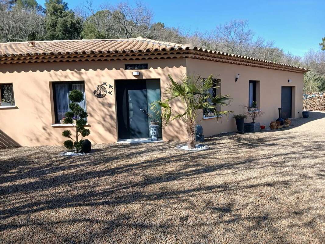 Maison à CHATEAUDOUBLE