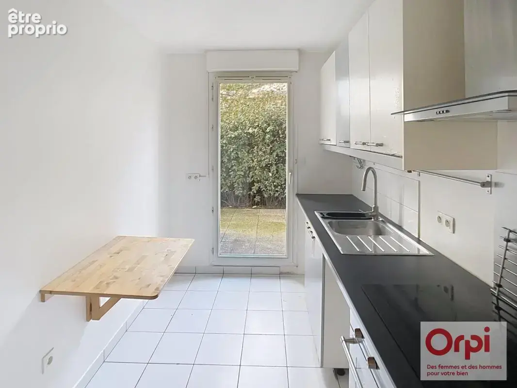 Residence de 2001 - rer c - photo 4