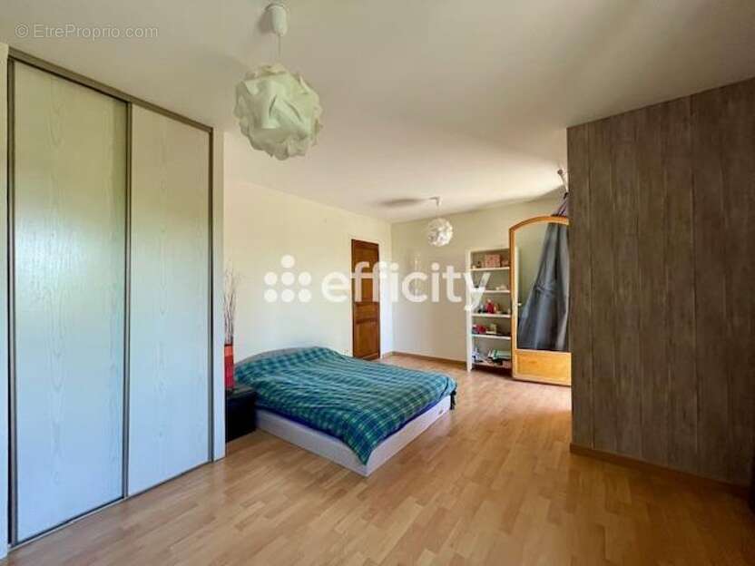 Maison à SALAISE-SUR-SANNE