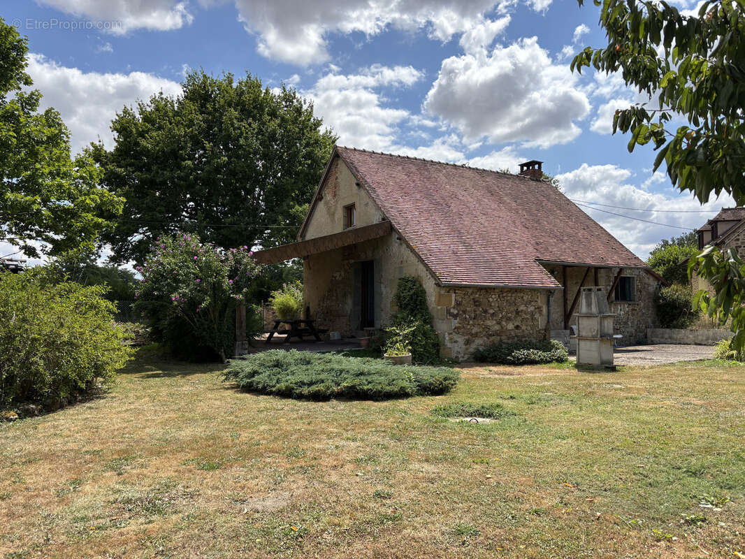 Buxières-les-Mines   Charmante maison de campagne avec 3136 m2 de terrain dans un environnement calme et verdo - photo 18